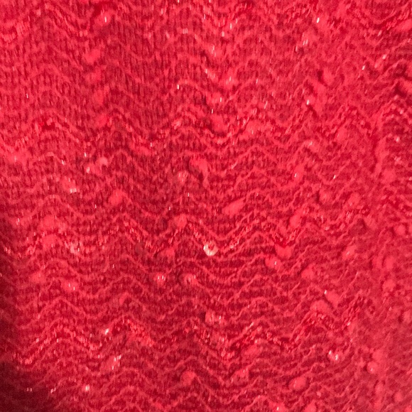 NWT Jennifer Lopez Red Textured Blouse - Picture 4 of 6